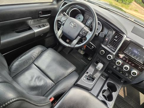 Used 2018 Toyota Sequoia TRD Sport AWD/4WD image 18
