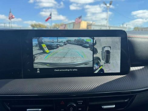 Used 2025 Nissan Kicks SR w/ SR Premium Package FWD image 16