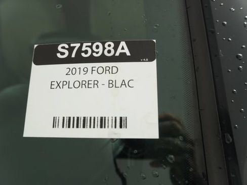 Used 2019 Ford Explorer Limited w/ Ford Safe & Smart Package FWD image 43