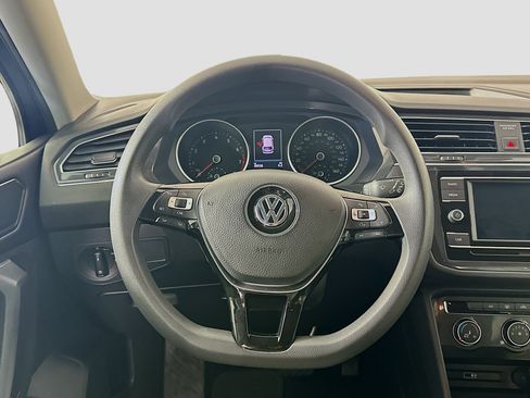 Used 2018 Volkswagen Tiguan S FWD image 17