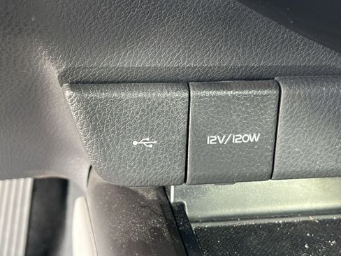 Used 2024 Toyota Camry SE image 32