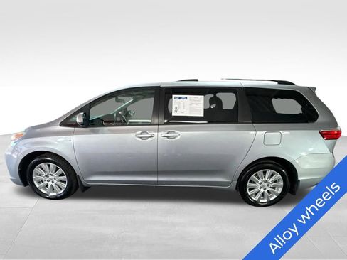 Used 2017 Toyota Sienna LE AWD/4WD image 8
