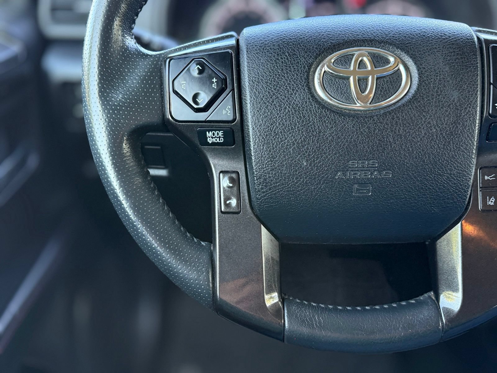 Used 2020 Toyota 4Runner TRD Off-Road Premium AWD/4WD image 26