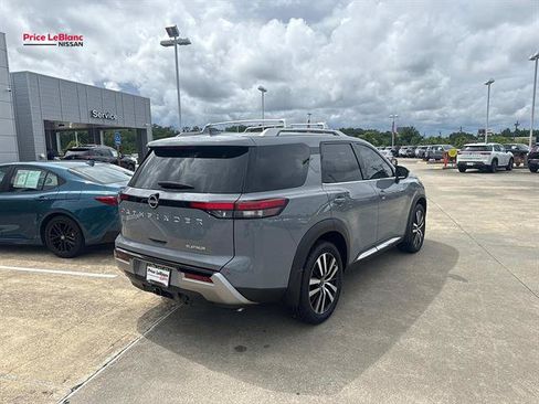 Used 2024 Nissan Pathfinder Platinum w/ Cargo Package FWD image 7