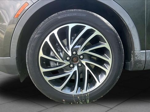 Used 2020 Lincoln Nautilus Reserve AWD/4WD image 11