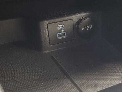 Used 2022 Ford Escape SE w/ SE Sport Appearance Package FWD image 19