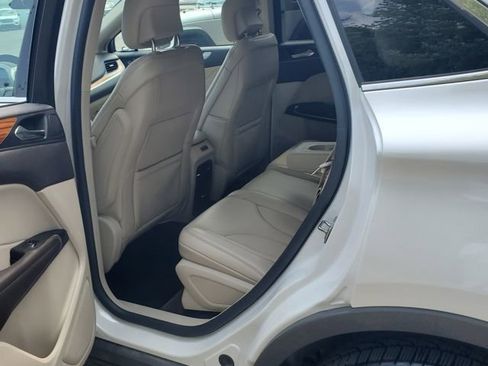 Used 2017 Lincoln MKC Select w/ Select Plus Package AWD/4WD image 34