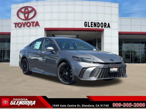 New 2026 Toyota Camry SE FWD image 1