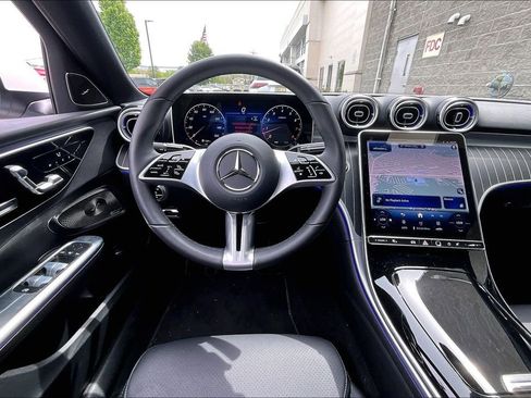 Used 2026 Mercedes-Benz C 300 4MATIC Sedan image 5