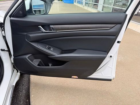 Used 2018 Honda Accord Touring image 44