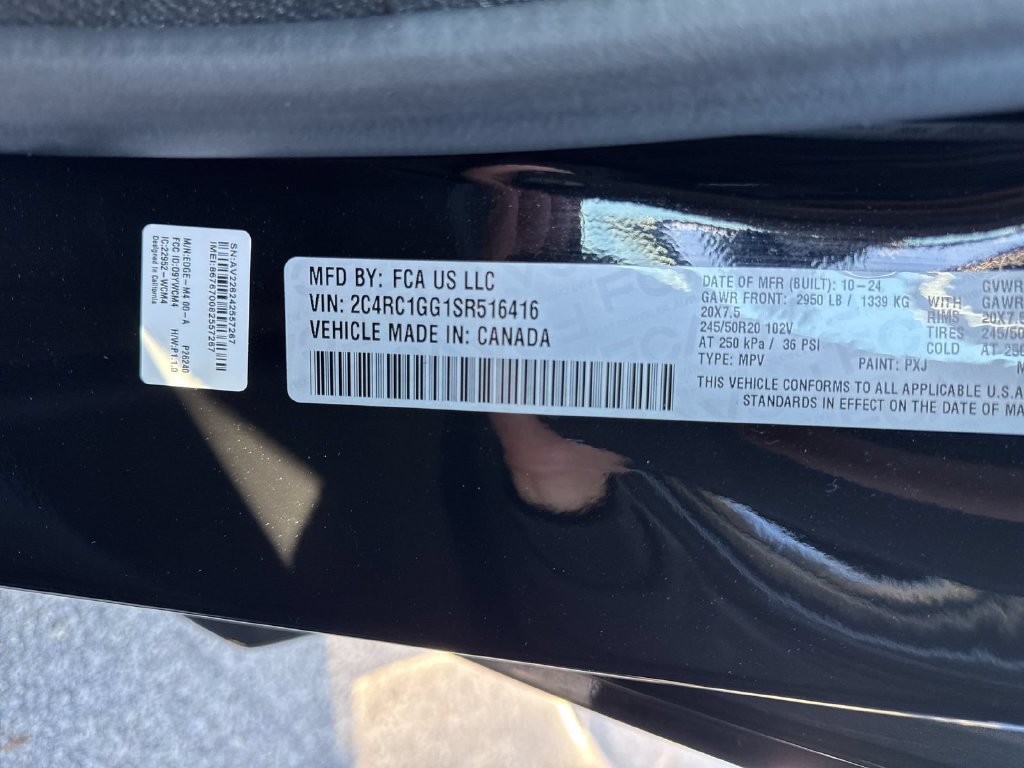 Used 2025 Chrysler Pacifica Limited FWD image 24
