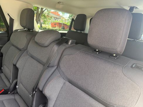 Used 2025 Ford Expedition Max Active RWD image 24