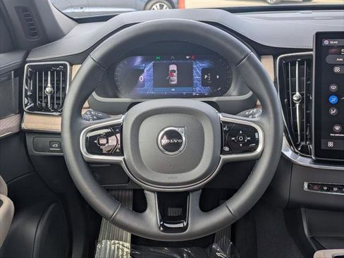 Used 2026 Volvo XC60 B5 Plus w/ Climate Package PRO AWD/4WD image 12