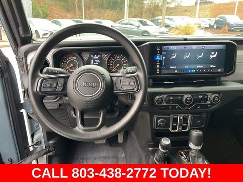 Used 2025 Jeep Wrangler Unlimited Sport AWD/4WD image 16