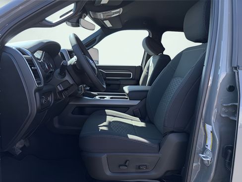 New 2026 RAM 2500 Big Horn AWD/4WD image 9