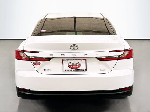Used 2025 Toyota Camry LE w/ Convenience Package FWD image 5