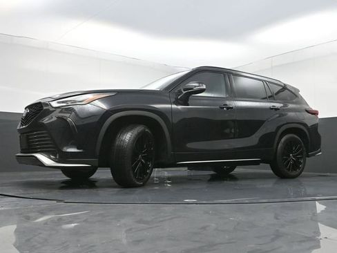 Used 2025 Toyota Highlander XSE AWD/4WD image 33