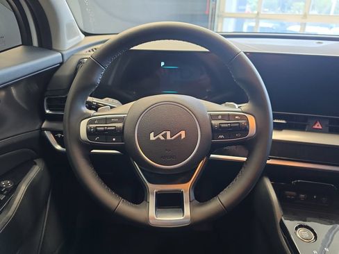 Certified 2025 Kia Sportage EX AWD/4WD image 21