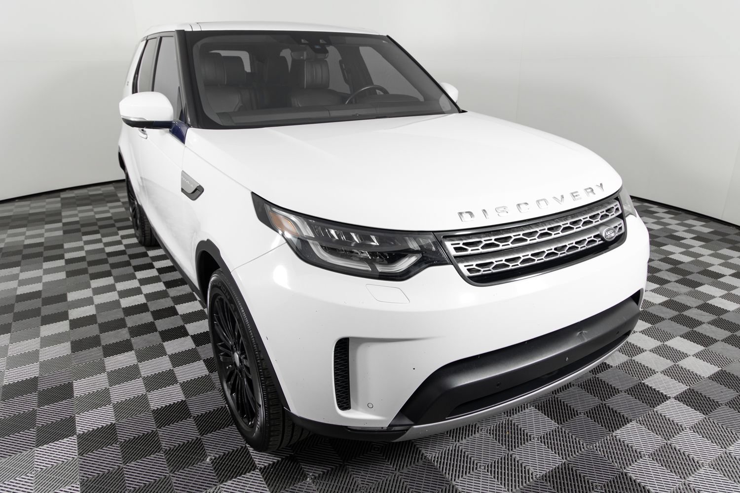 Used 2017 Land Rover Discovery HSE Luxury AWD/4WD image 10
