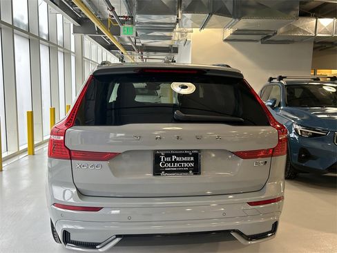 Certified 2025 Volvo XC60 B5 Plus image 3