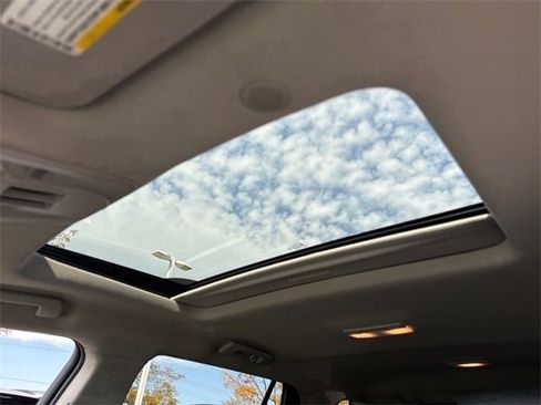 Used 2016 GMC Terrain SLE w/ Technology Package image 16