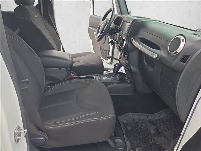 Used 2017 Jeep Wrangler Unlimited Sahara AWD/4WD image 20