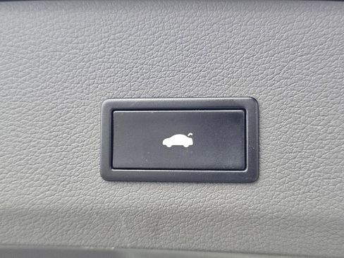 Used 2013 Audi Q7 TDI Premium Plus w/ Warm Weather Pkg image 16