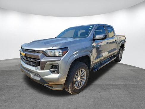 Used 2023 Chevrolet Colorado LT w/ LT Convenience Package II RWD image 3