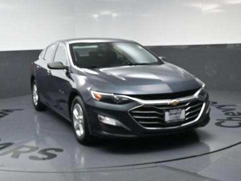 Used 2020 Chevrolet Malibu LS FWD image 3