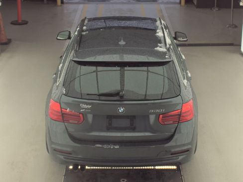 Used 2018 BMW 330i xDrive Wagon w/ Executive Package image 3