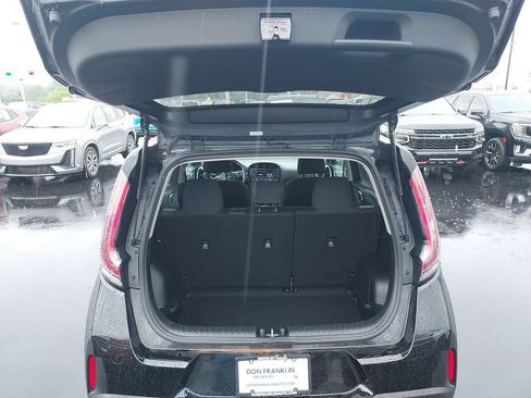 Used 2025 Kia Soul LX w/ LX Technology Package FWD image 28