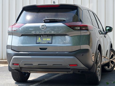Used 2022 Nissan Rogue SV FWD image 4