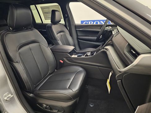 New 2025 Jeep Grand Cherokee Limited image 35