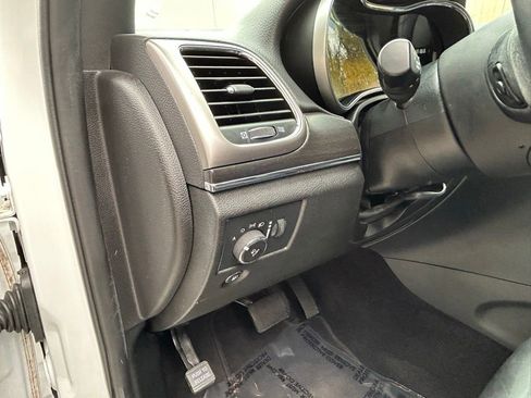 Used 2018 Jeep Grand Cherokee Limited image 19