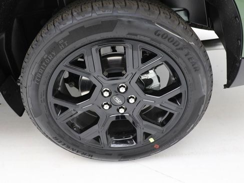 New 2025 Ford Maverick Lariat w/ Black Appearance Package image 15