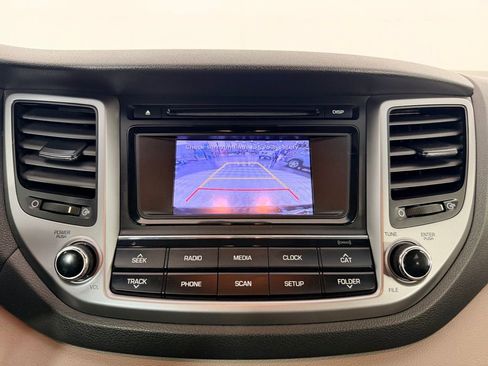 Used 2017 Hyundai Tucson SE image 18