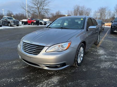 Used 2014 Chrysler 200 Limited w/ Sun/Sound Group image 4