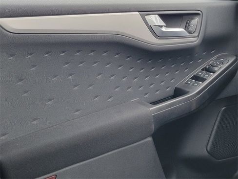 Certified 2020 Ford Escape SE image 37