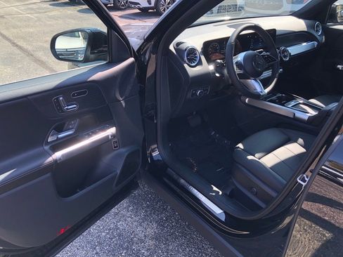 New 2026 Mercedes-Benz GLB 250 4MATIC image 11