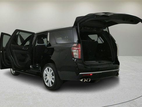 Used 2023 Chevrolet Tahoe High Country AWD/4WD image 11