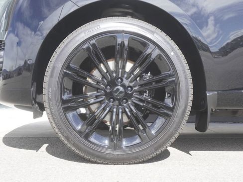 New 2026 Land Rover Range Rover SE image 32