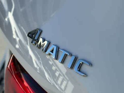 Used 2026 Mercedes-Benz GLB 250 4MATIC image 8