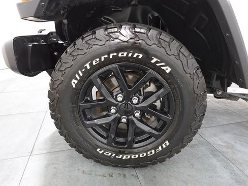 Used 2022 Jeep Gladiator Sport AWD/4WD image 37