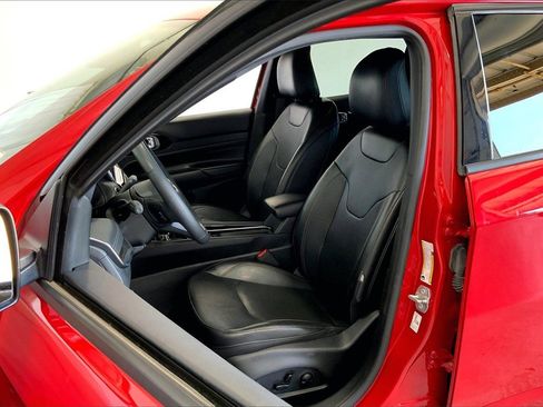 Used 2023 Jeep Compass Limited image 18