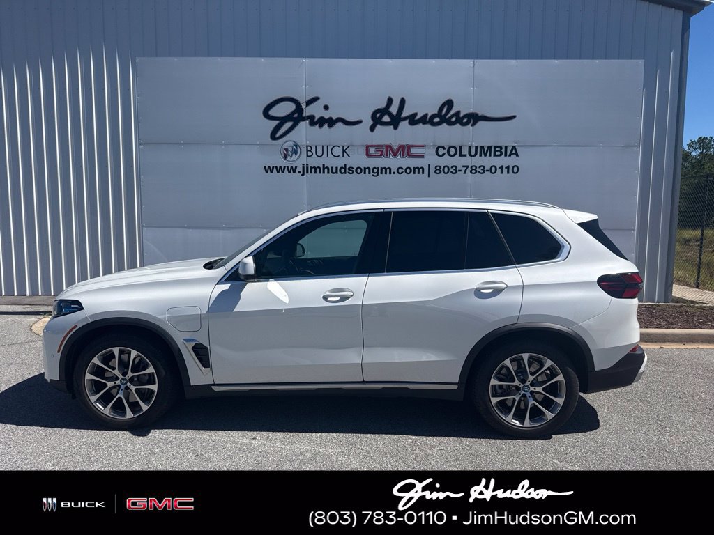 Used 2025 BMW X5 xDrive50e w/ Climate Comfort Package AWD/4WD image 2
