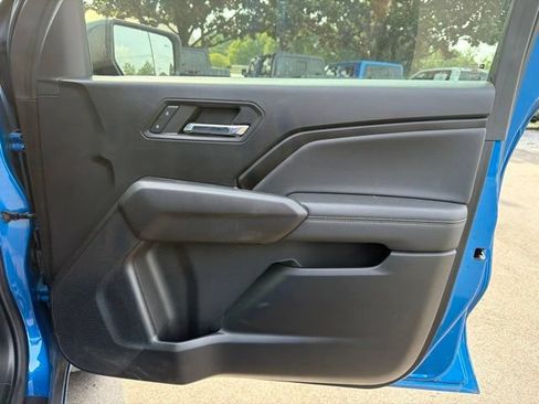 Used 2023 Chevrolet Colorado LT w/ LT Convenience Package RWD image 11