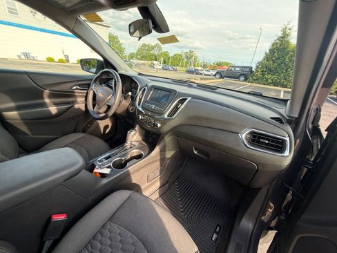 Used 2018 Chevrolet Equinox LT FWD image 26