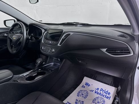 Used 2024 Chevrolet Malibu LT image 27