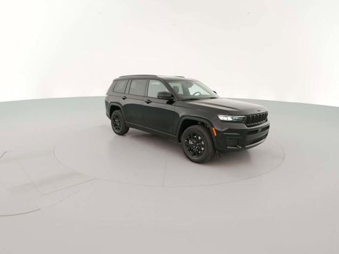 New 2025 Jeep Grand Cherokee L Laredo image 16