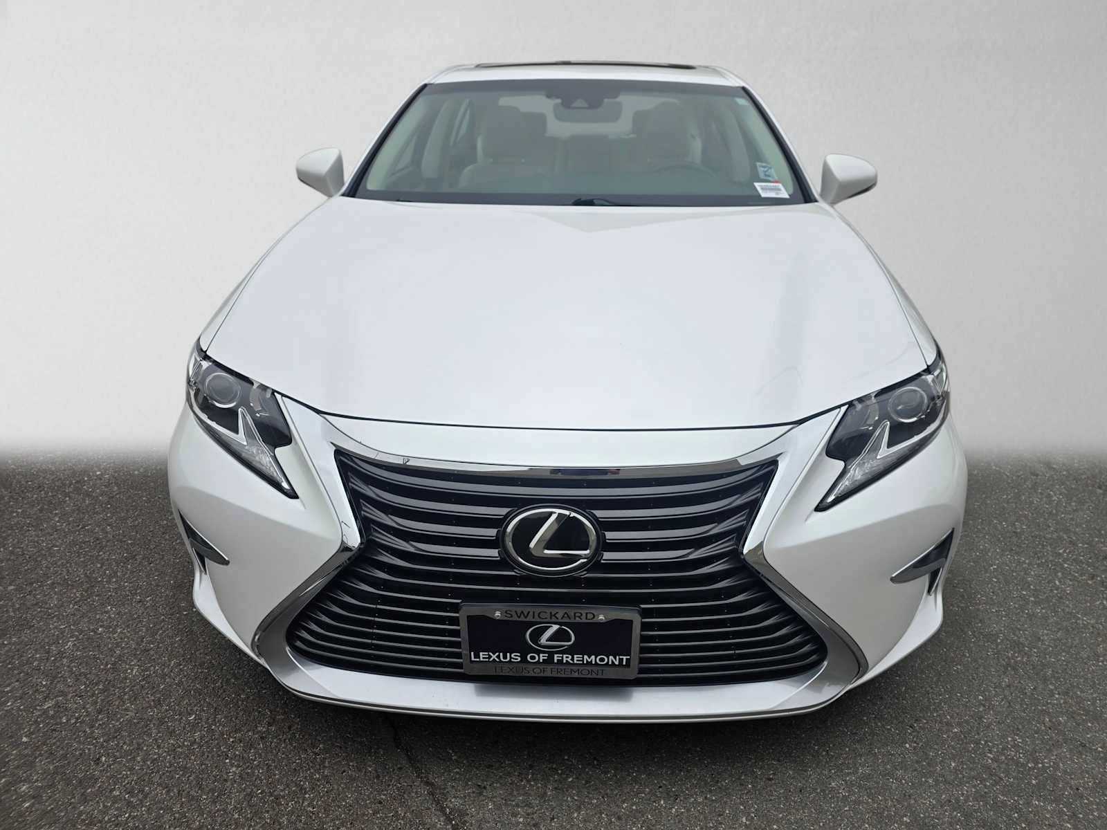 Used 2017 Lexus ES 350 w/ Accessory Package FWD image 8